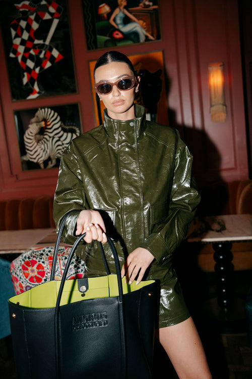 Load image 1 in gallery view. The Mid Tote Bag: Black