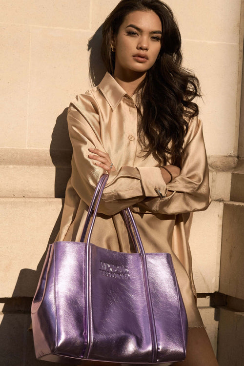 Load image 1 in gallery view. The Mid Tote Bag: Lilac Metallic