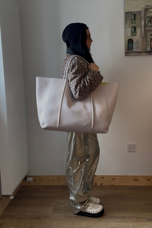 Load image 1 in gallery view. The Oversized Tote Bag: Beige