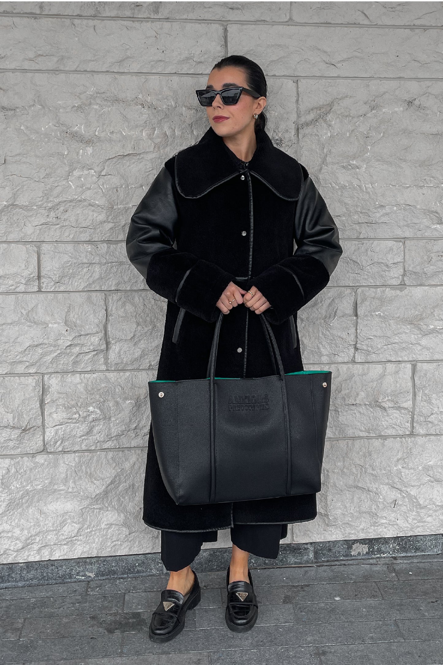 The Mid Tote Bag: Black