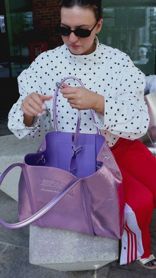 Load image 1 in gallery view. The Mid Tote Bag: Lilac Metallic